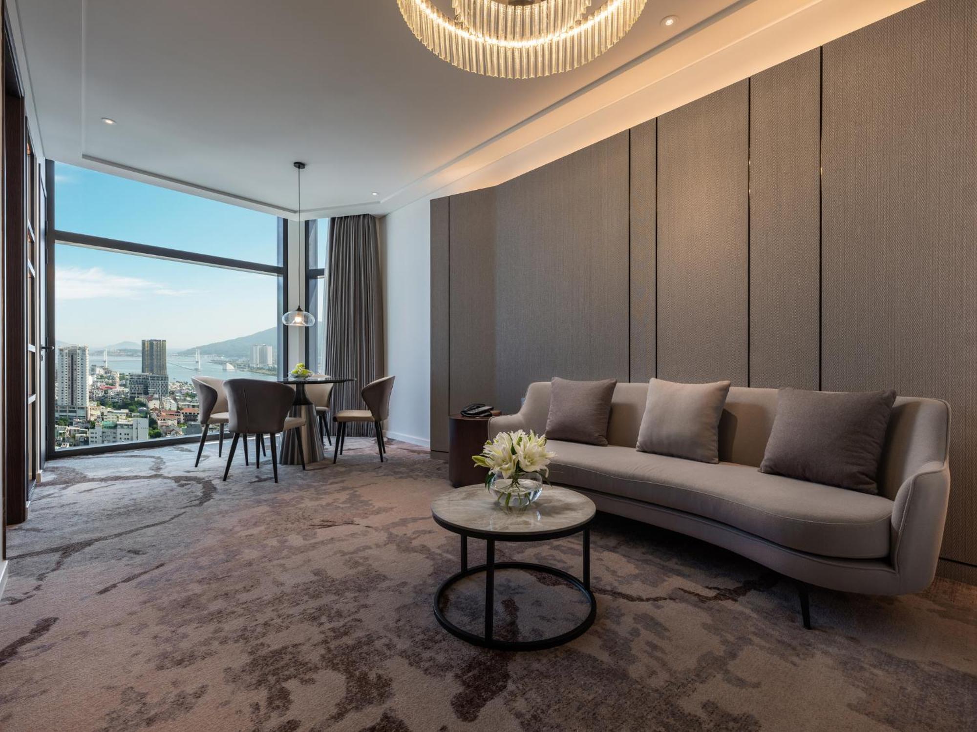 Crowne Plaza Danang City Centre By Ihg Exterior photo