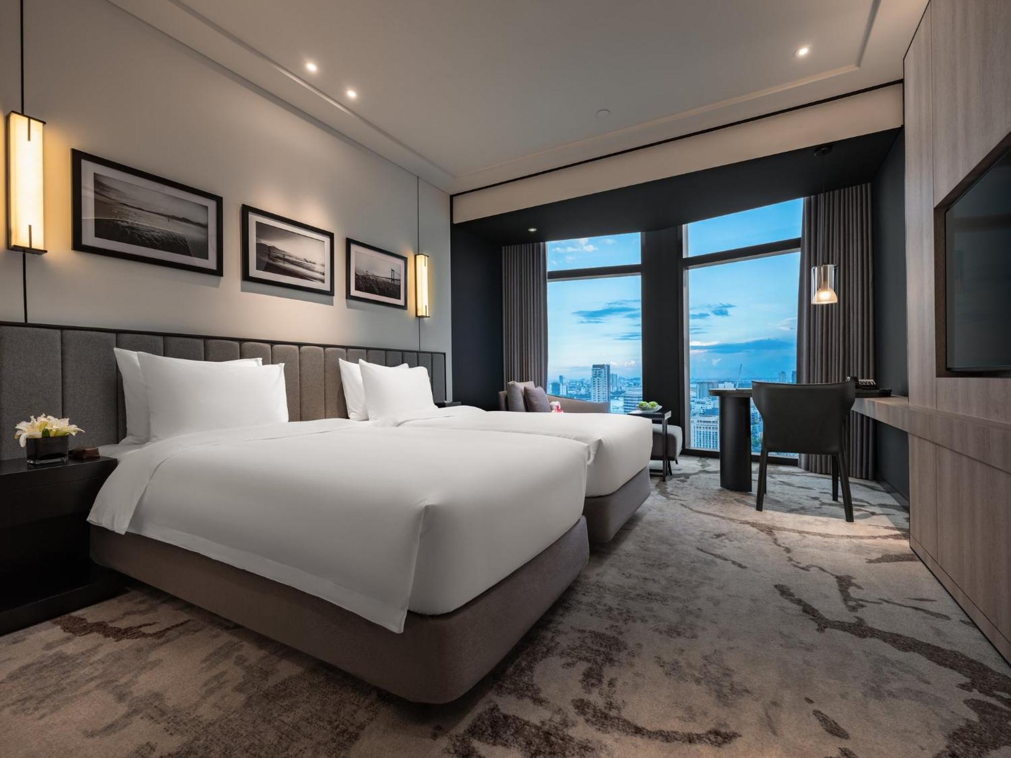 Crowne Plaza Danang City Centre By Ihg Exterior photo