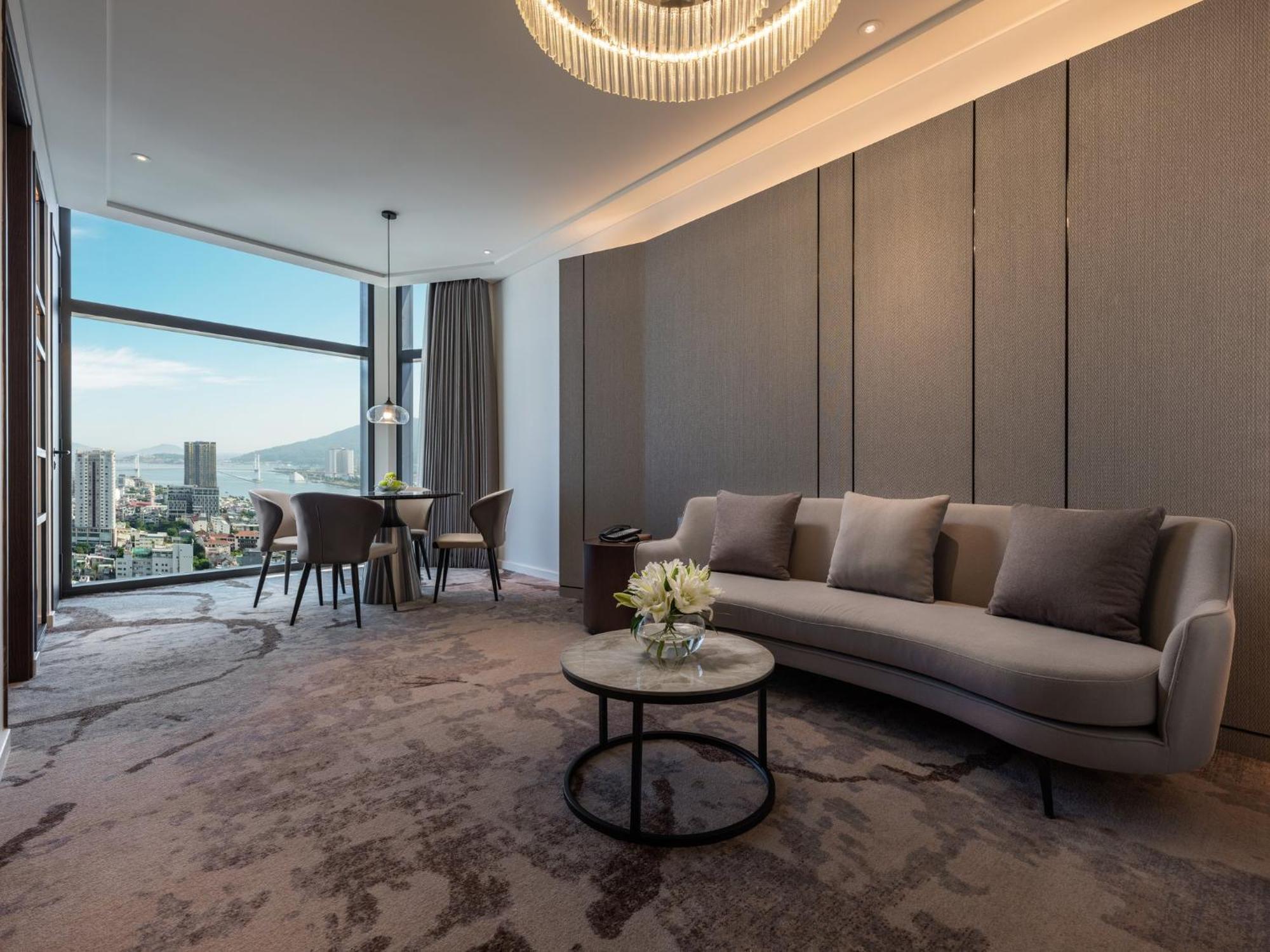 Crowne Plaza Danang City Centre By Ihg Exterior photo