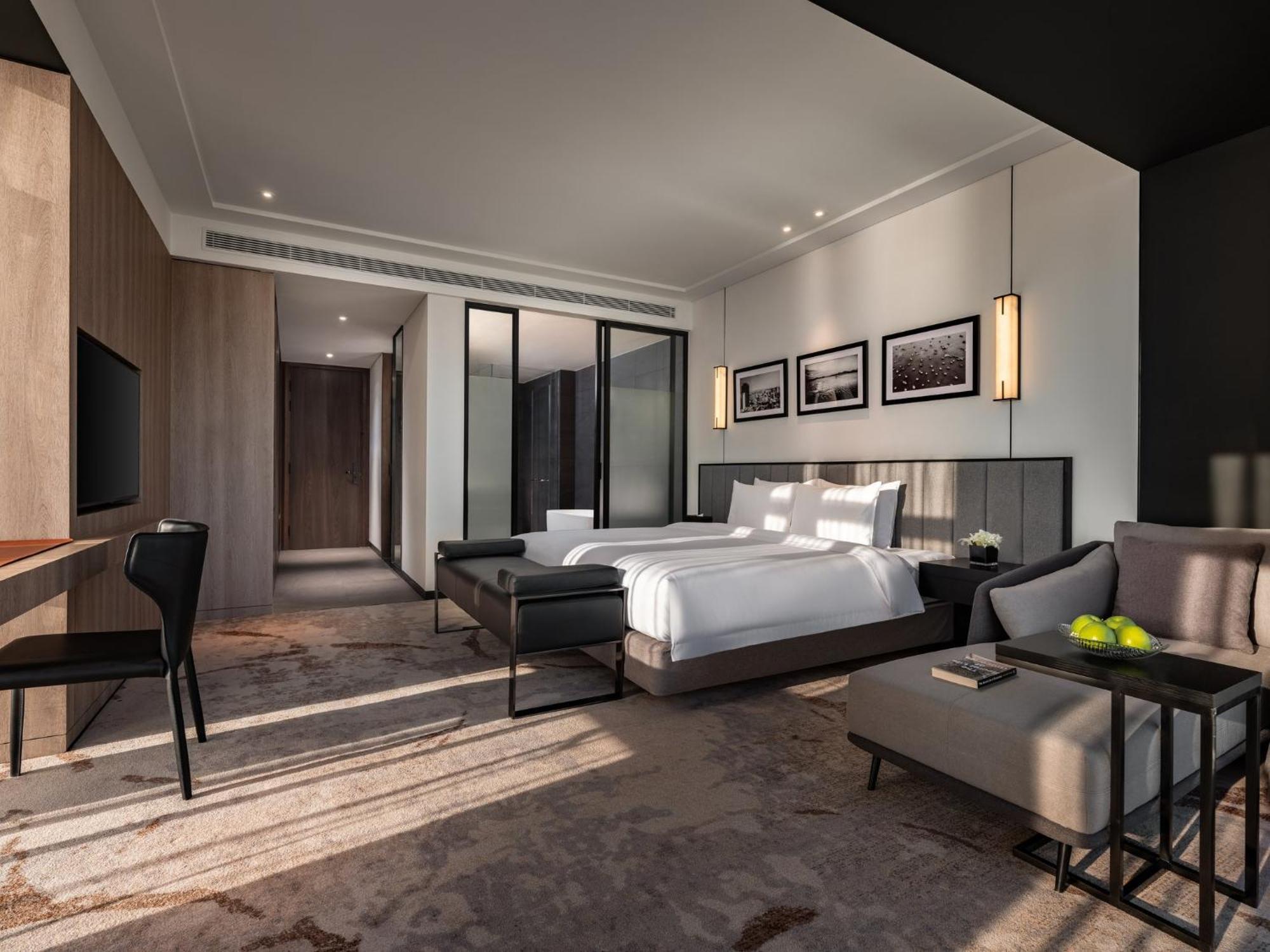 Crowne Plaza Danang City Centre By Ihg Exterior photo