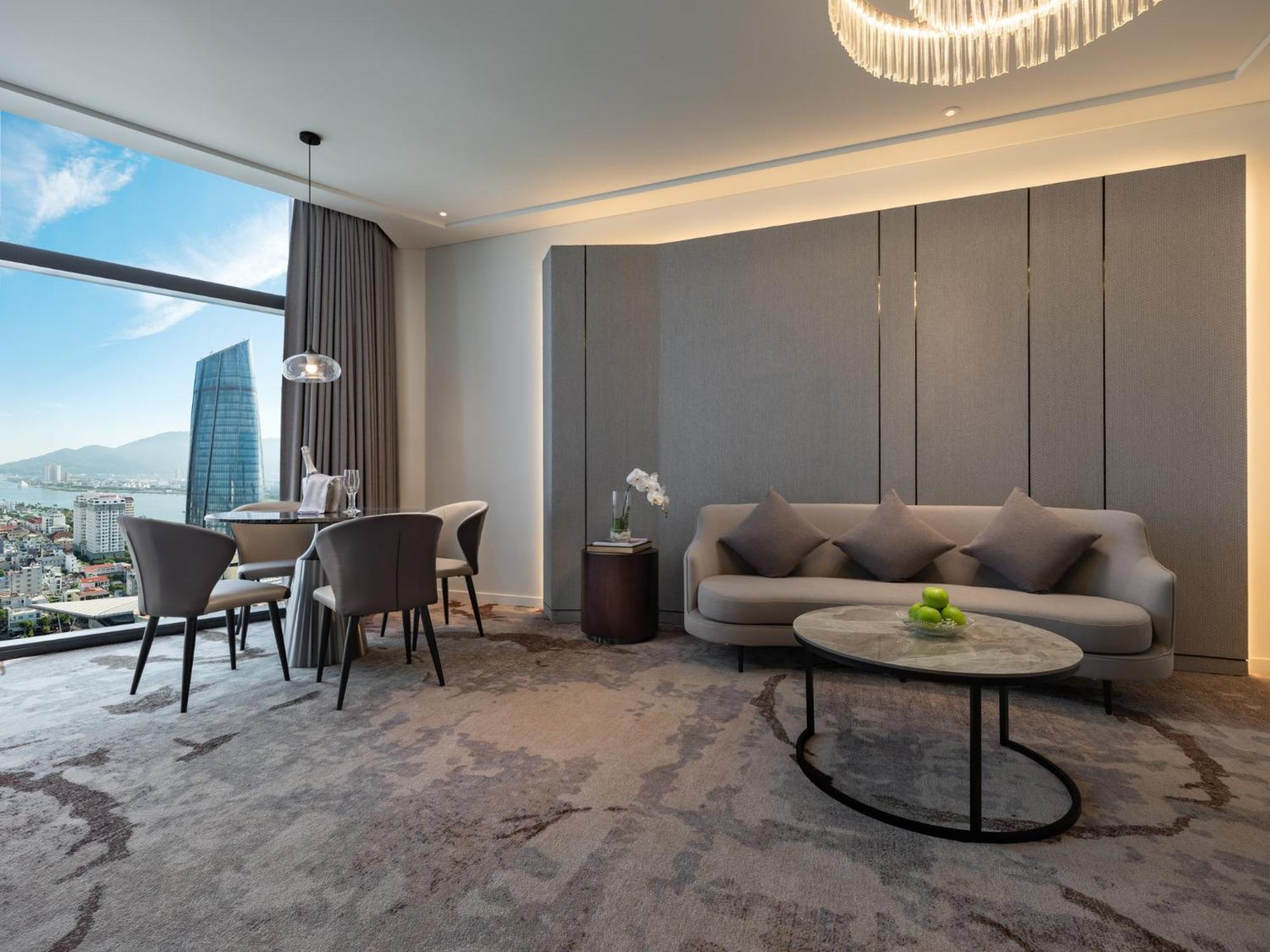 Crowne Plaza Danang City Centre By Ihg Exterior photo