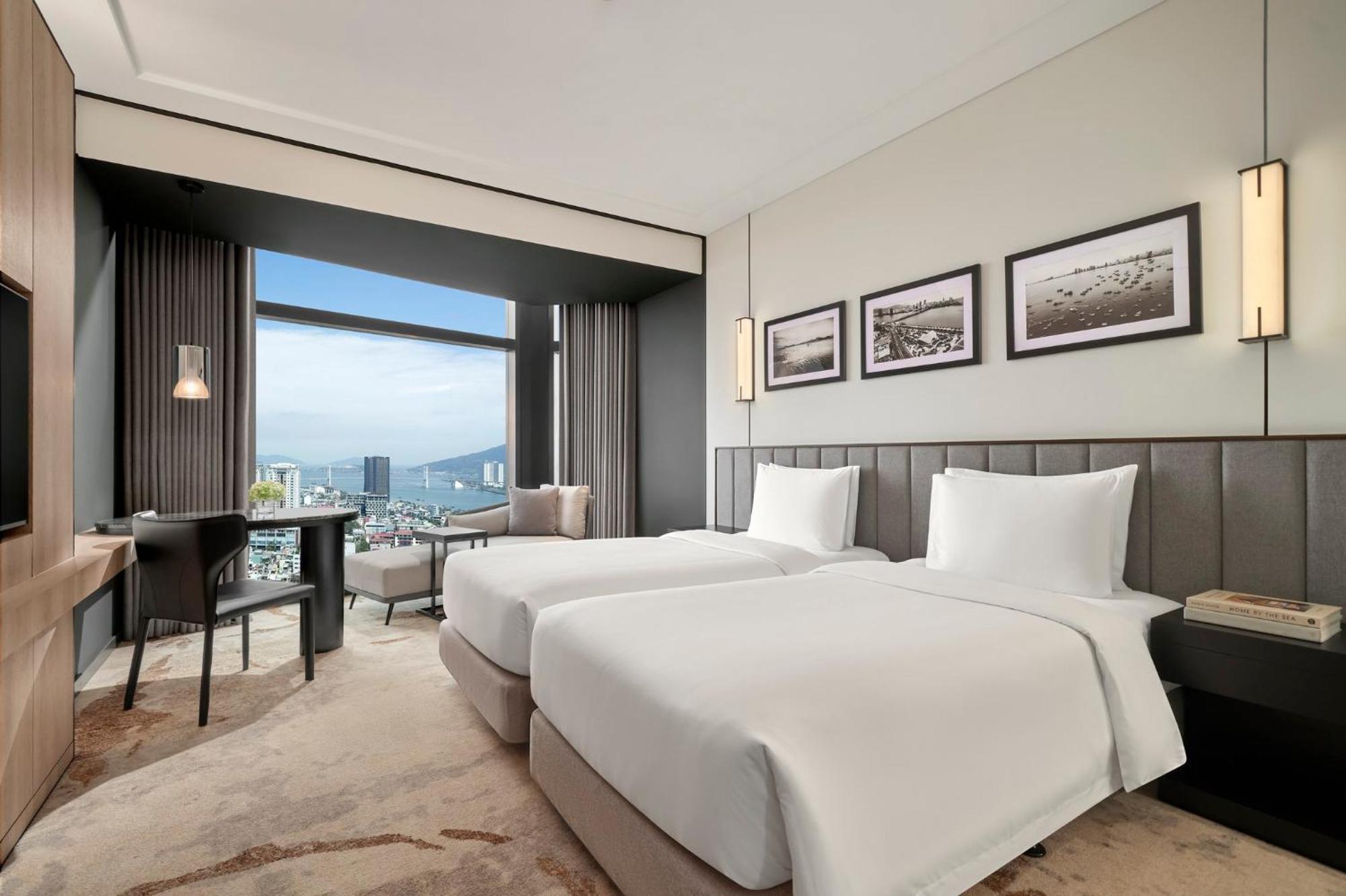 Crowne Plaza Danang City Centre By Ihg Exterior photo