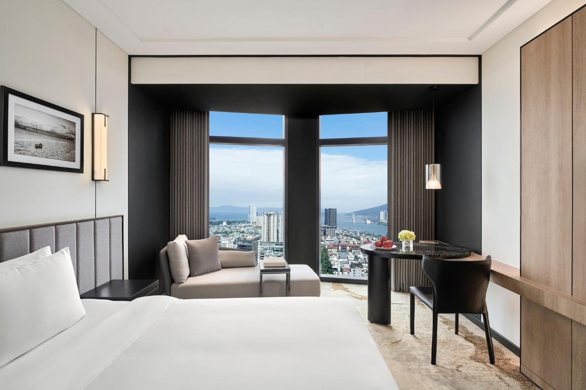 Crowne Plaza Danang City Centre By Ihg Exterior photo