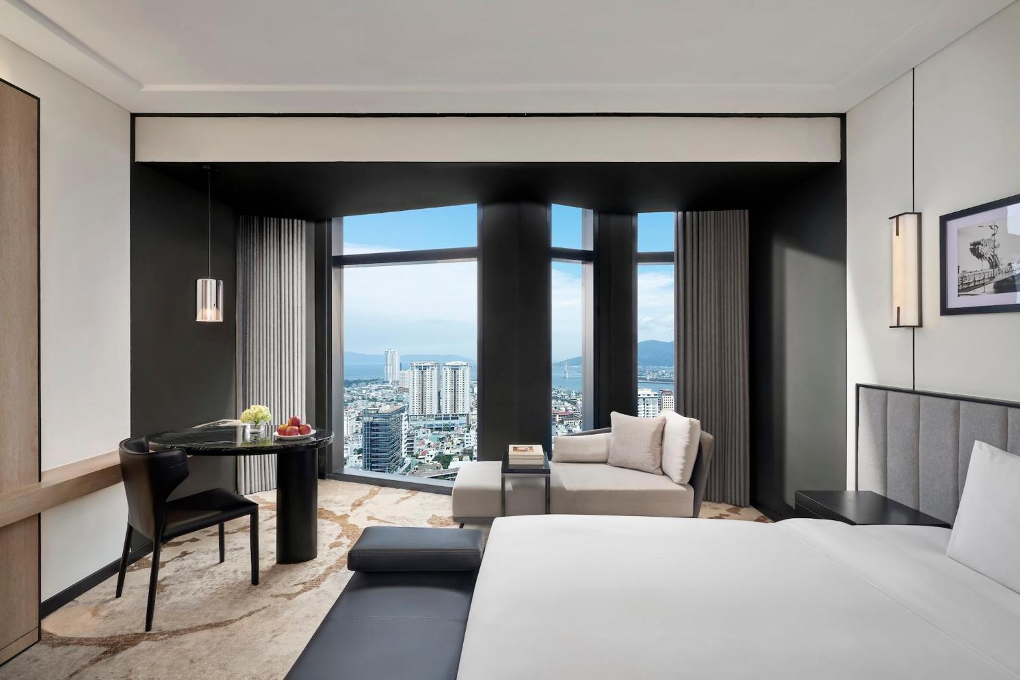 Crowne Plaza Danang City Centre By Ihg Exterior photo