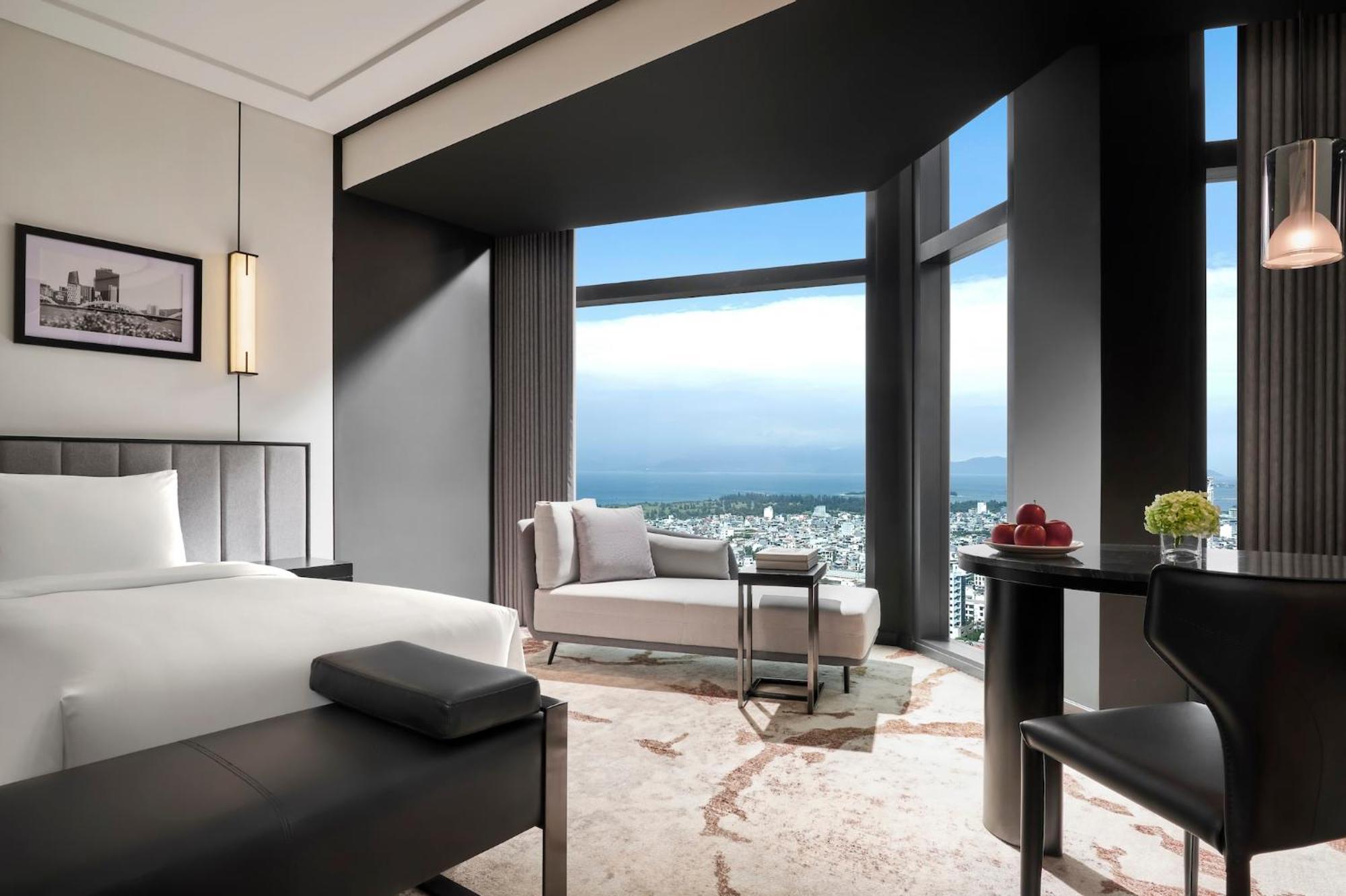 Crowne Plaza Danang City Centre By Ihg Exterior photo